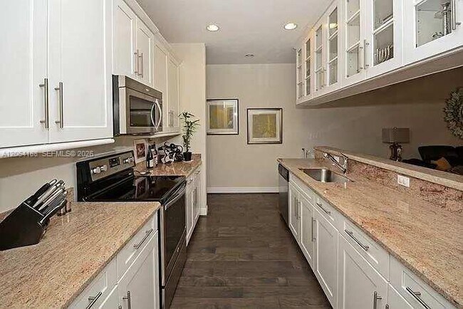 Building Photo - 837 SW 147th Ave