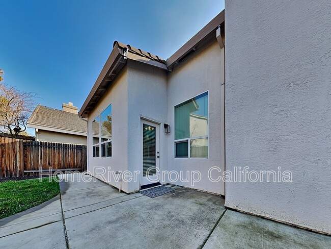 Building Photo - 1641 San Esteban Cir