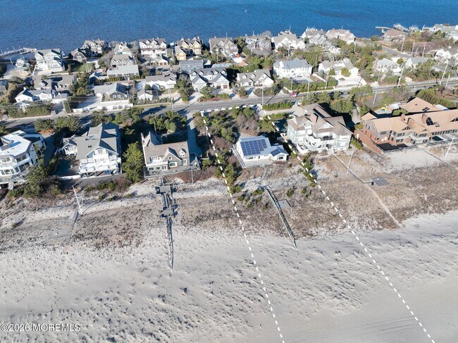 Building Photo - 1521 Ocean Ave