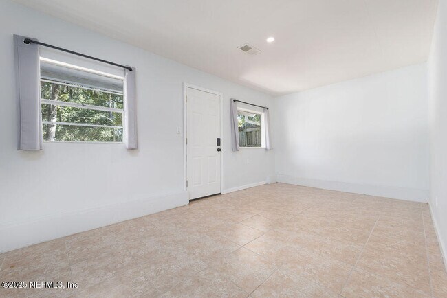 Building Photo - 4072 Spring Park Cir