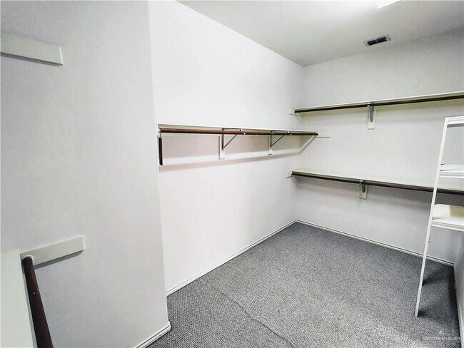 Building Photo - 3504 El Jardin St