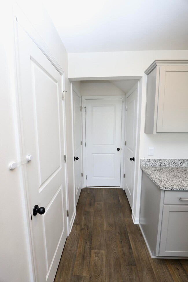 Building Photo - 352 Sandbach Rd