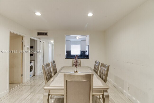 Building Photo - 5160 SW 40th Ave
