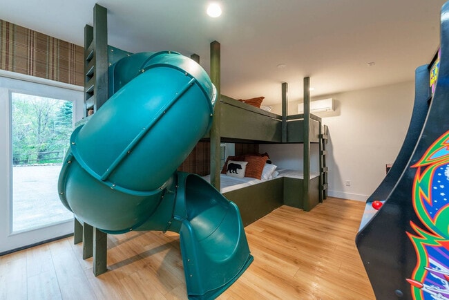 Building Photo - 36 Randall Dr