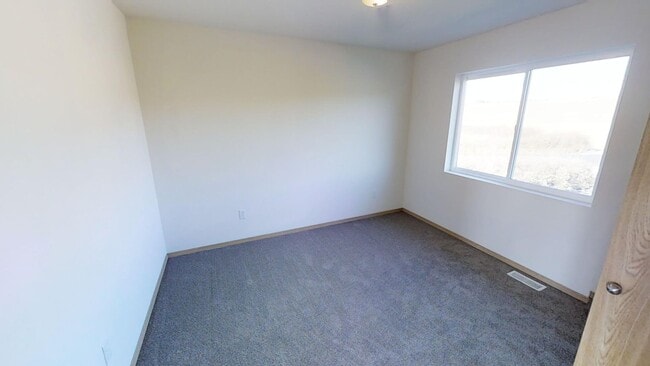 Building Photo - 794 N Holbrook Rd