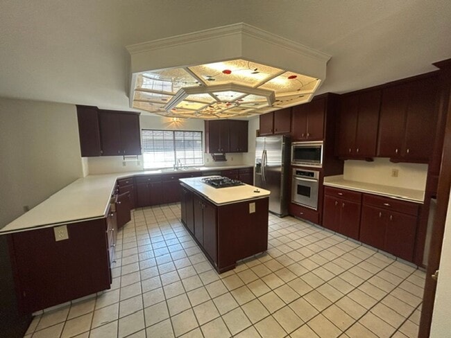 Building Photo - 3 Bedroom 2 Bathroom with a Bonus Room and Pool in the El Diamante School District!