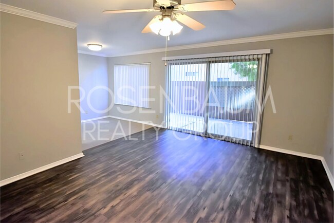 Building Photo - Beautiful 2-beds, 2-baths ground-level cor...