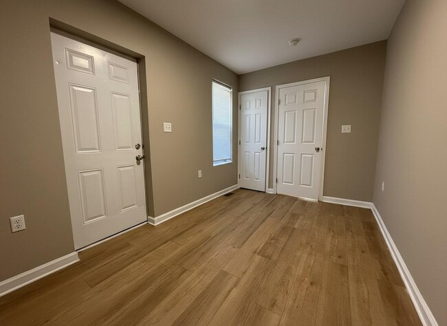 Building Photo - 978 n 45th-1