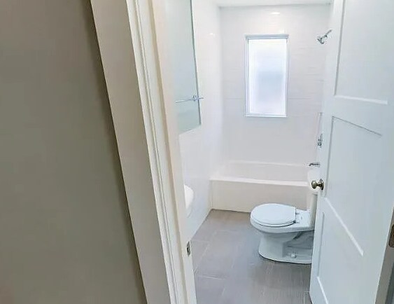 Building Photo - 17 Ashley St