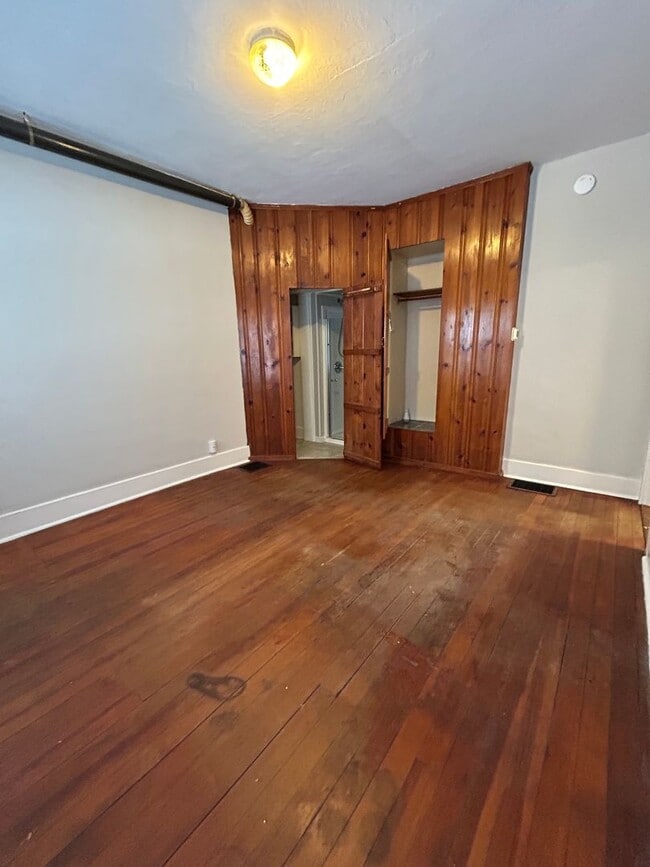 Building Photo - 910-914 N 11th Street