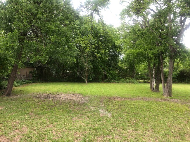 Building Photo - 1211 Monroe St