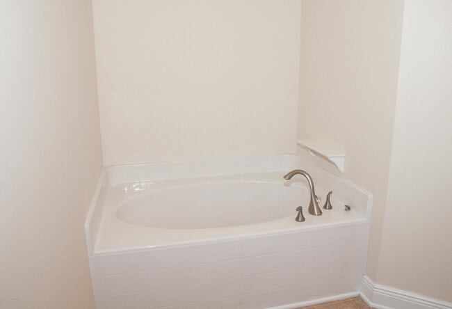 Building Photo - 171 Secret Dr