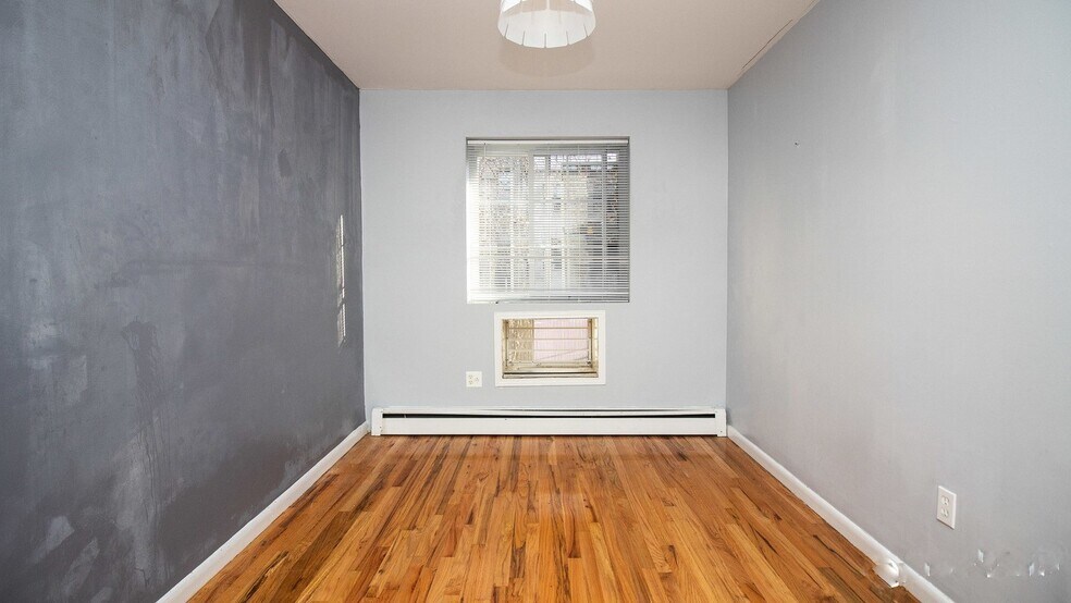 Building Photo - 968 Myrtle Ave