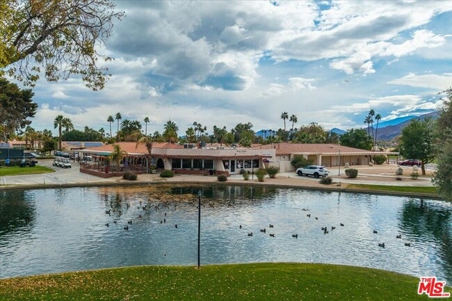 Building Photo - 425 S Paseo Laredo
