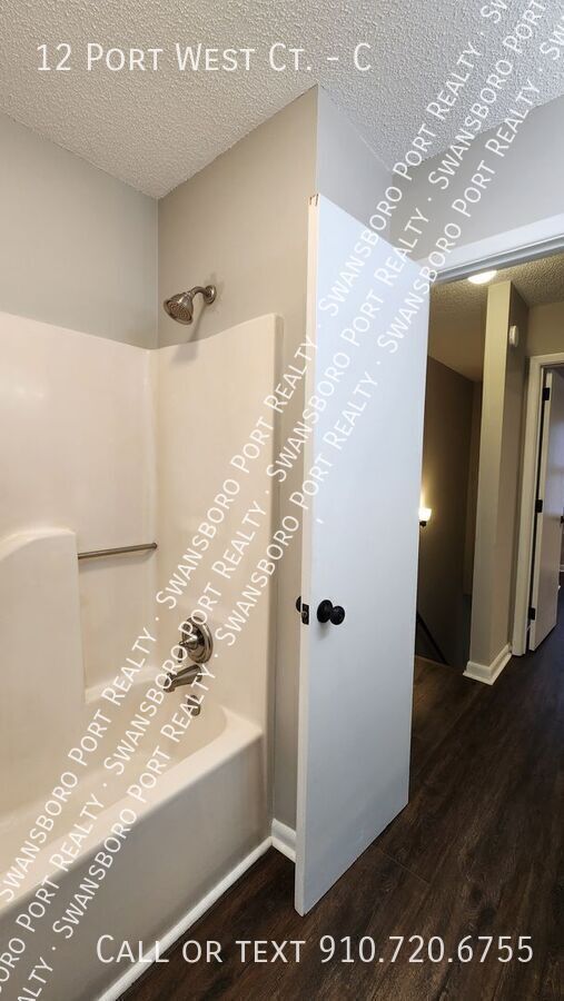Building Photo - 12 D Port W Ct