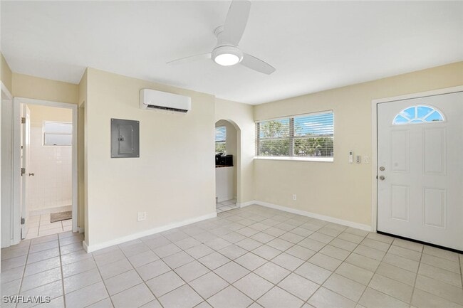 Building Photo - 527 Goodland Dr
