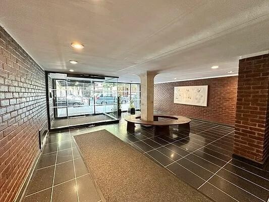 Building Photo - 88 Bleecker St