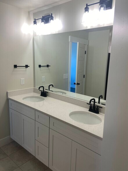 Building Photo - 4354 W Hemsley Ln