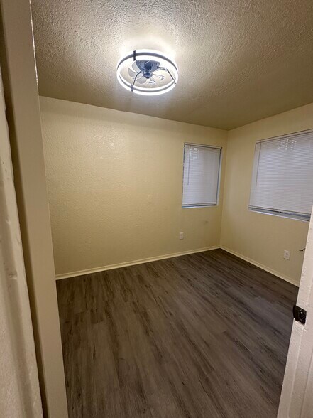 Building Photo - 12414 S Willowbrook Ave