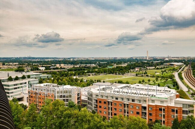 Building Photo - 1200 Crystal Dr