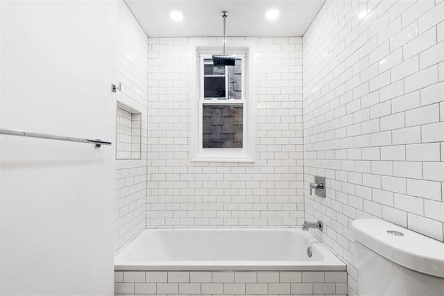 Building Photo - 33 Stagg St