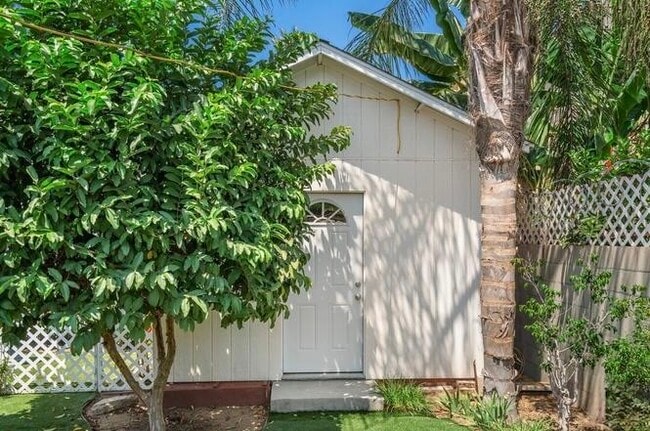 Building Photo - 7128 Mammoth Ave