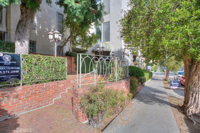 Building Photo - 4255 5th St