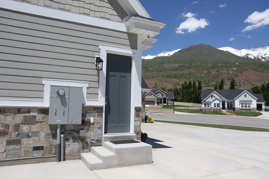Building Photo - 35 N 800 E