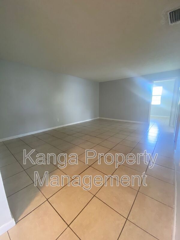 Building Photo - 3206 Louisiana Ave