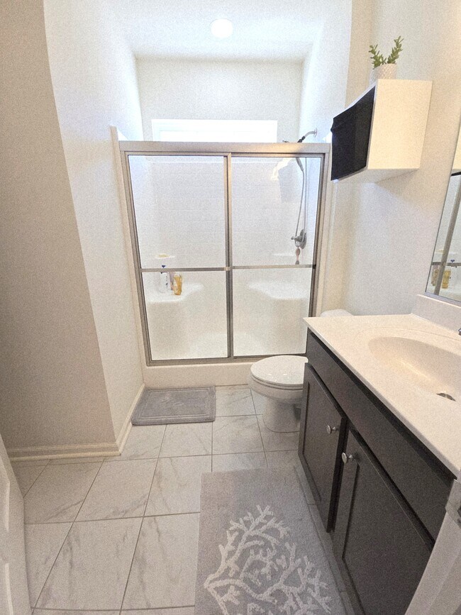 Building Photo - 1129 Flower St