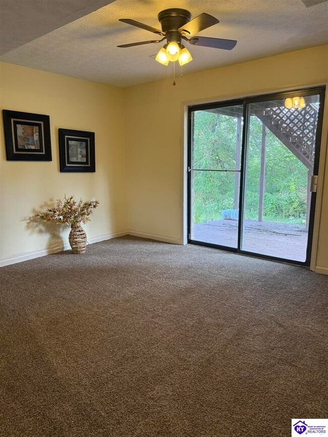 Building Photo - 105 Candy Ct