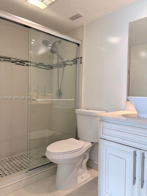 Building Photo - 3100 Riverside Dr