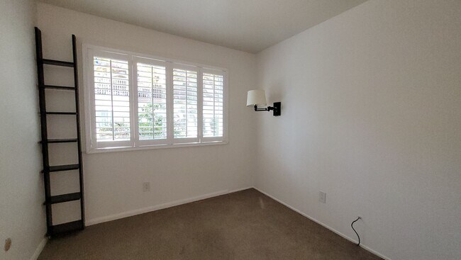 Building Photo - Friars Village - close to USD and Fashion Valley