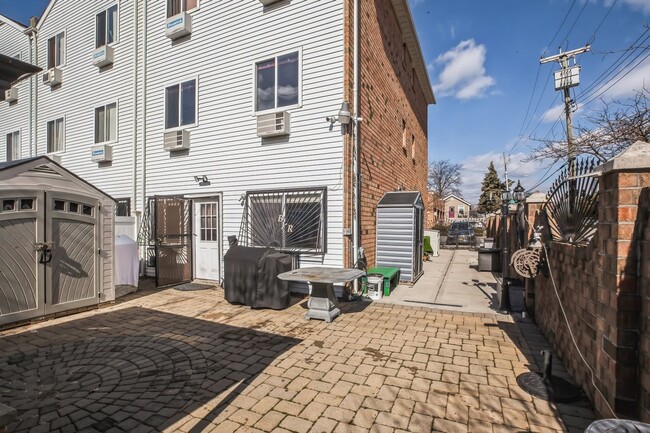 Building Photo - Spacious 4BR Duplex in Bronx