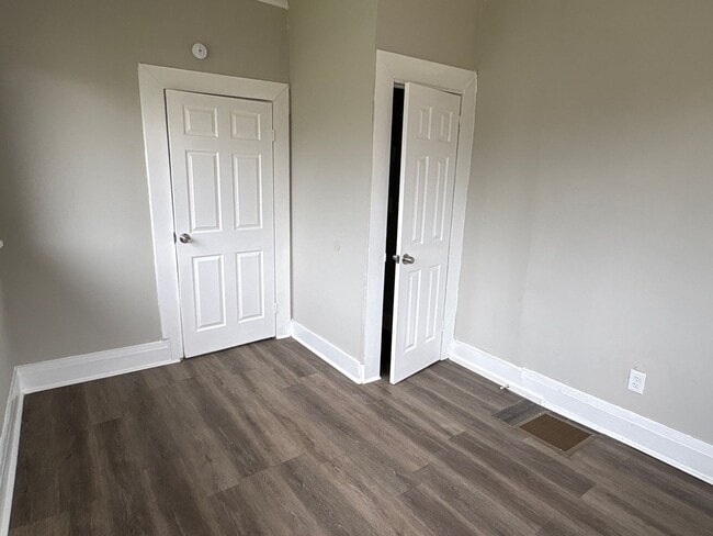 Building Photo - Newly updated 3-bedroom, 1-bath home - Open To Section 8