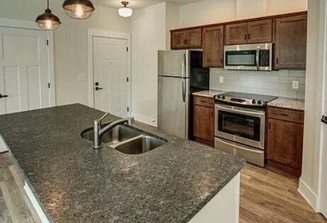 Building Photo - 246 West Ave