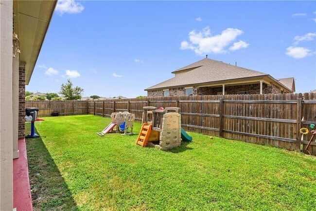 Building Photo - 601 Flag Ln