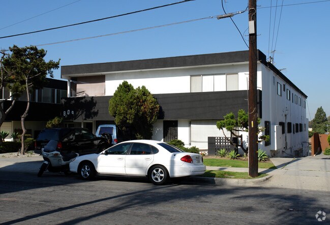 Building Photo - 809 Edgewood Street