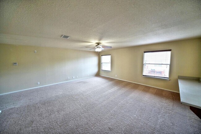 Building Photo - Gorgeous 5-Bedroom, 3.5-Bathroom Home Near...