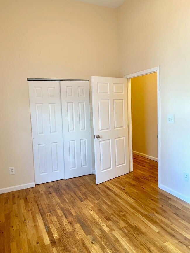 Building Photo - 2539 Gravier St