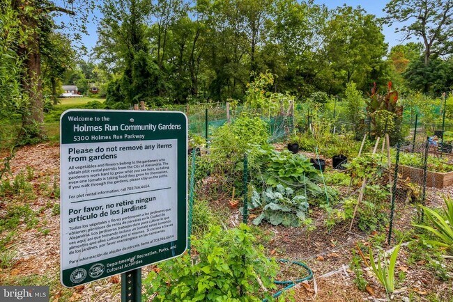 Building Photo - 5340 Holmes Run Pkwy