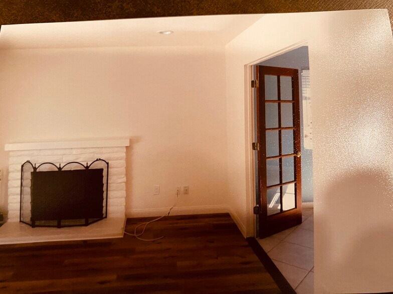 Building Photo - 4076 Mira Costa St