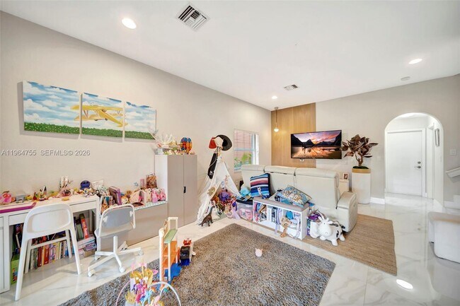 Building Photo - 10880 NW 58th Terrace