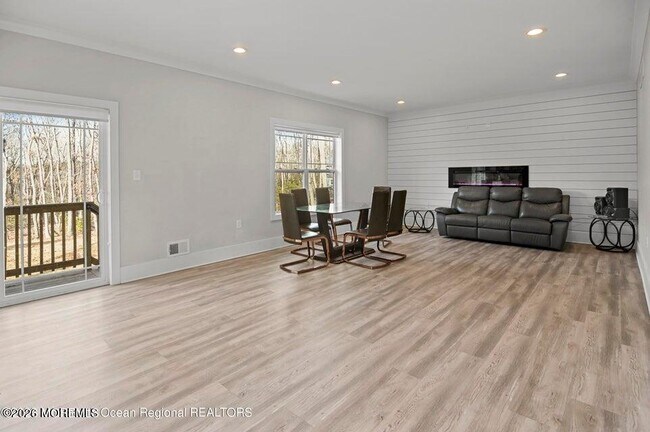 Building Photo - 192 Willow Dr