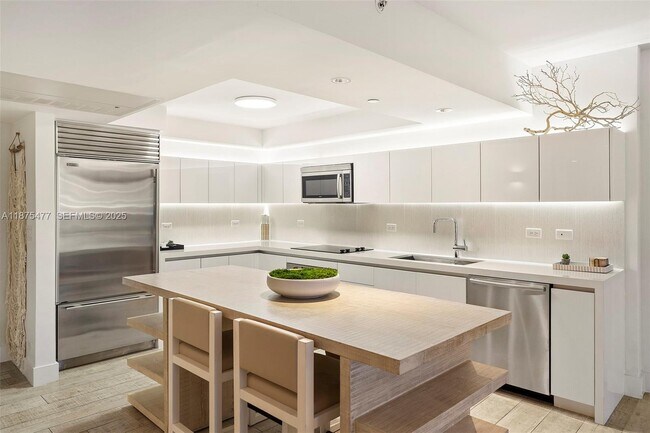 Building Photo - 102 24th St