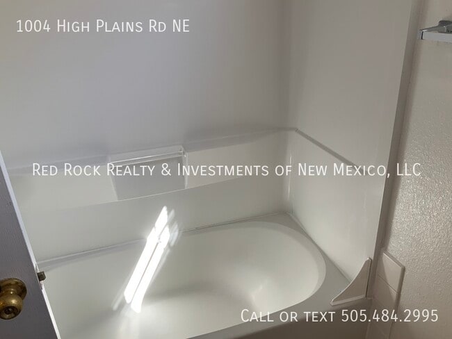 Building Photo - 1004 High Plains Rd