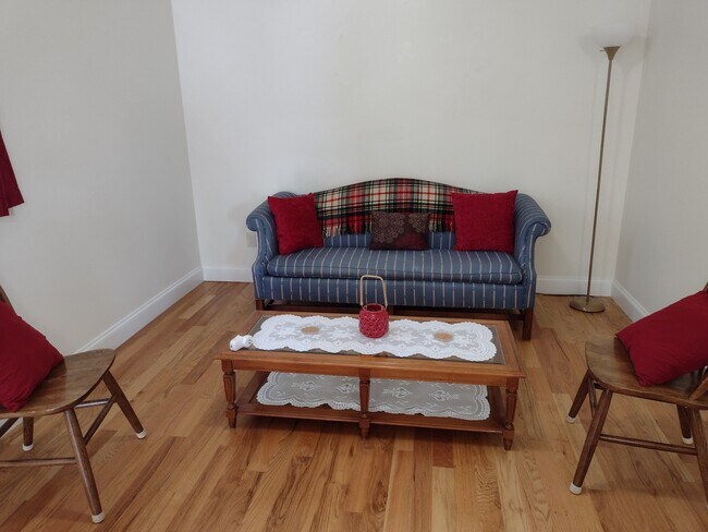 Building Photo - 807 Temon St