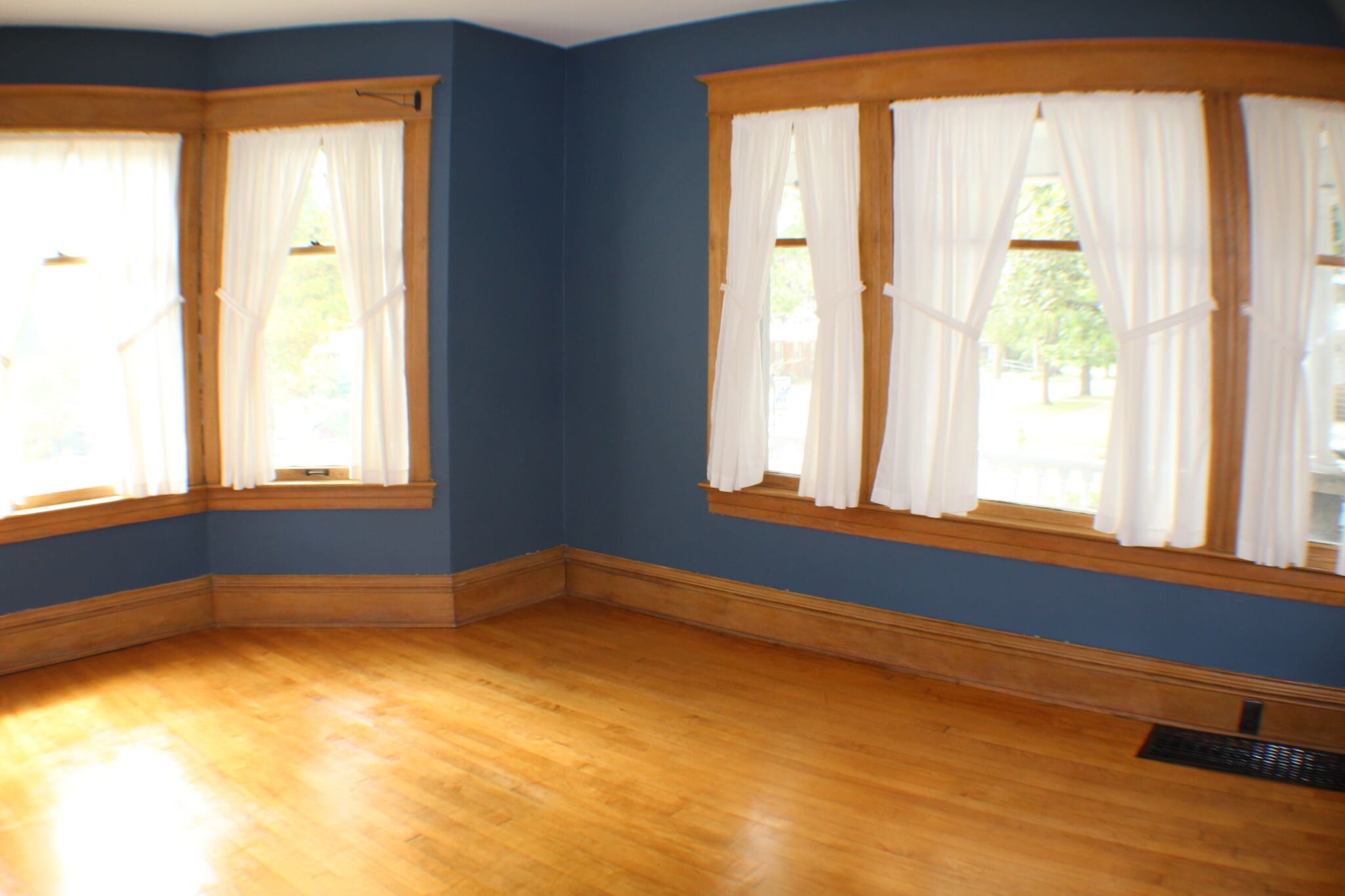 Building Photo - 234 S Highland Ave