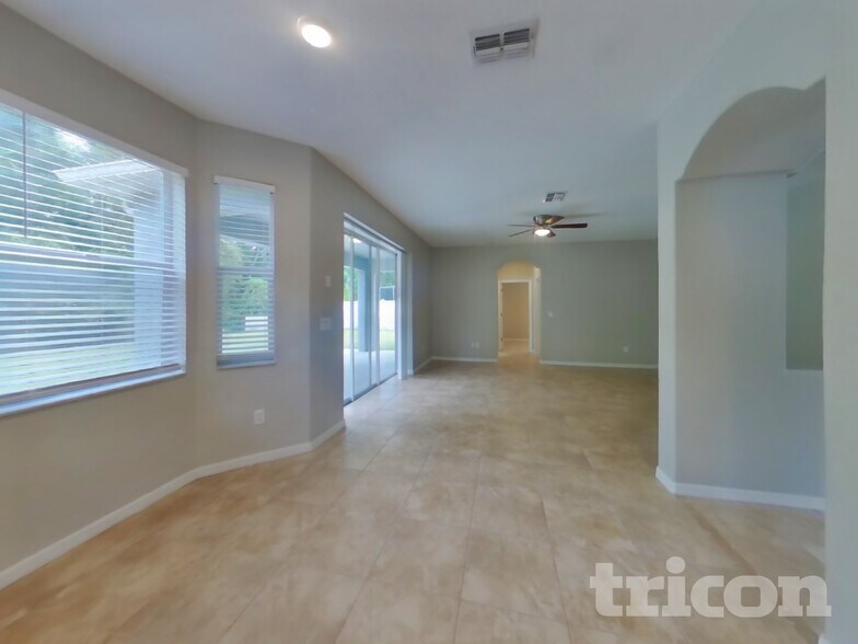 Building Photo - 10636 Deerberry Dr