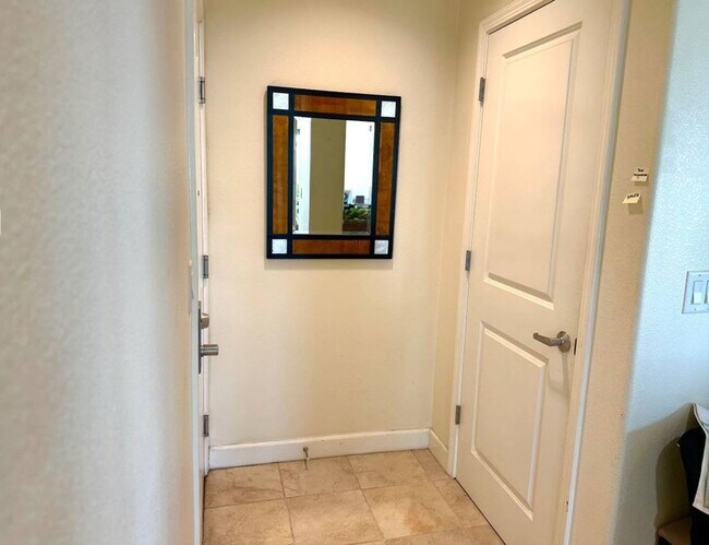 Building Photo - Turn Key Furnished 1 BR, 1 BA with Secure ...